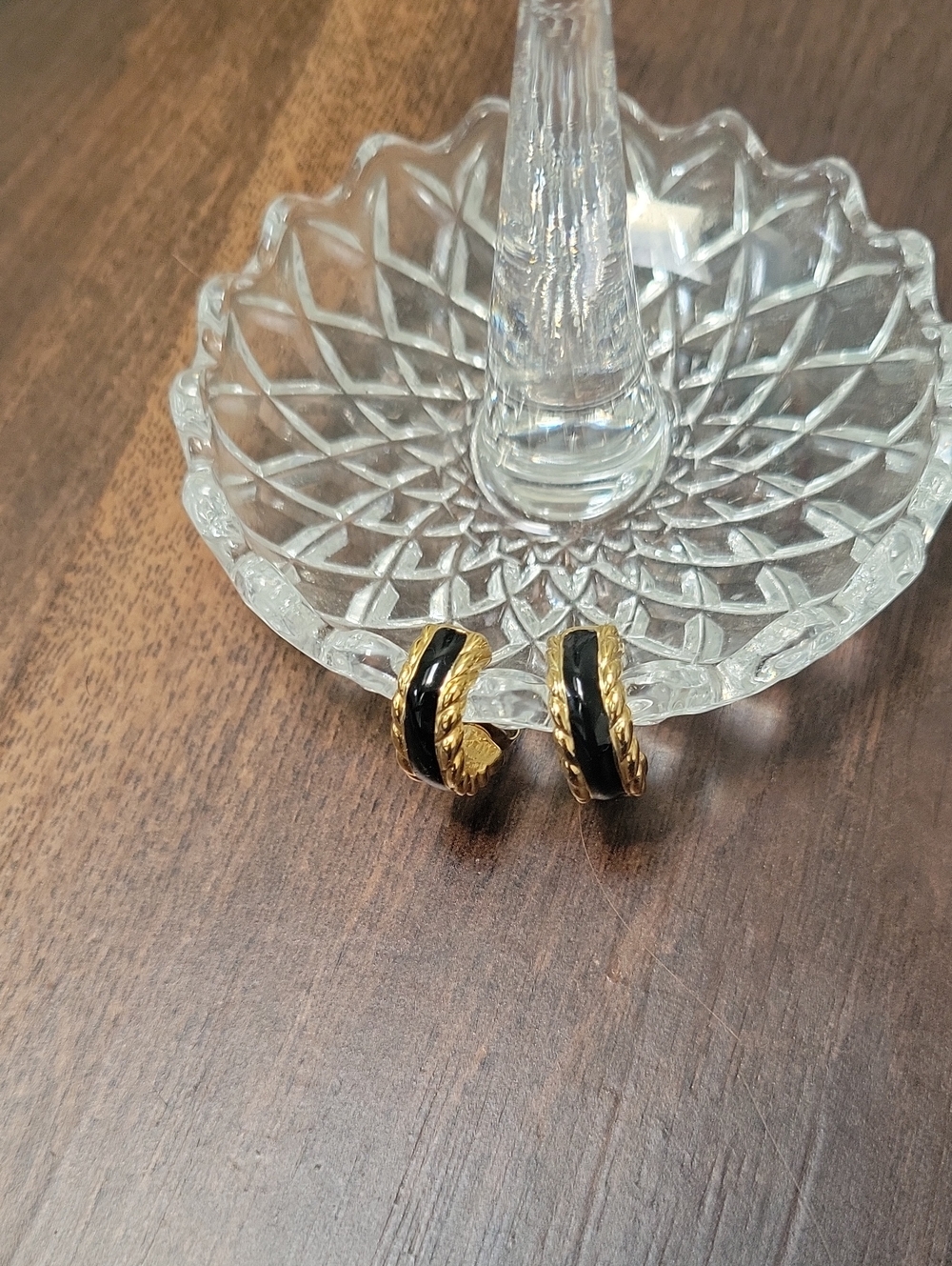 Vtg Napier Gold-Tone Earrings with Black Enamel Inlay